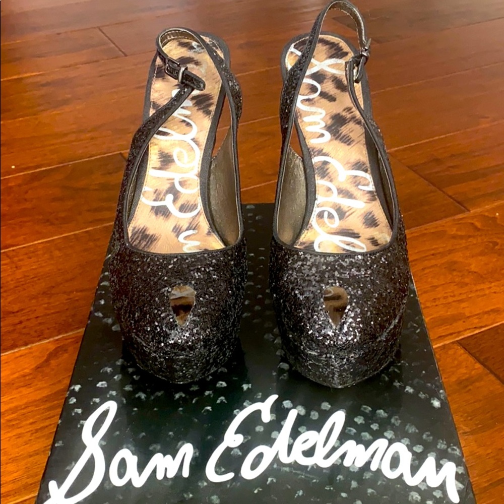 Selling my beloved and gently worn Platforms 👠❤️